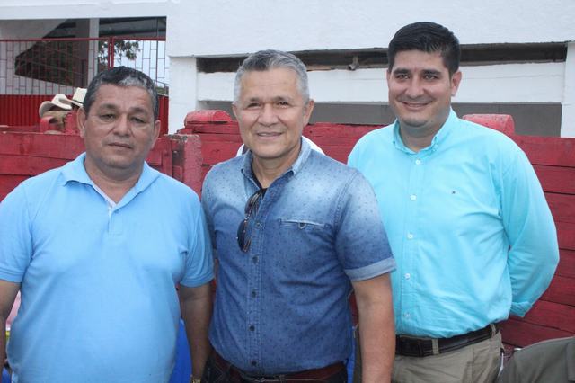 Ángel Roa, Sevel Castro, Alcalde de Aipe e Iván Yesid Olaya, Secretario de Desarrollo.